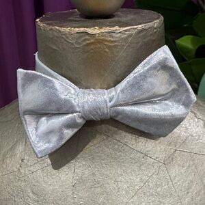 Murano Shimmering Silver Bow Tie
